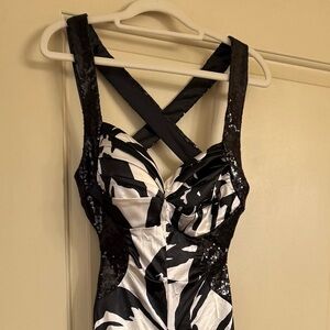 NWT! Black & White Print full length formal gown Mermaid Style